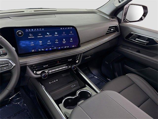 2025 Chevrolet Suburban Vehicle Photo in PUYALLUP, WA 98371-4149