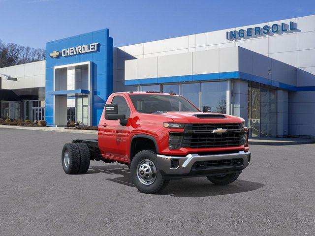 2025 Chevrolet Silverado 3500 HD Chassis Cab Vehicle Photo in DANBURY, CT 06810-5034