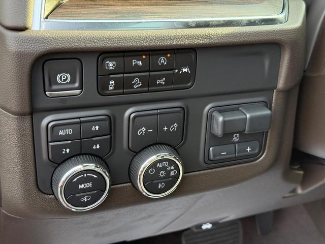 2025 Chevrolet Tahoe Vehicle Photo in COLUMBIA, MO 65203-3903
