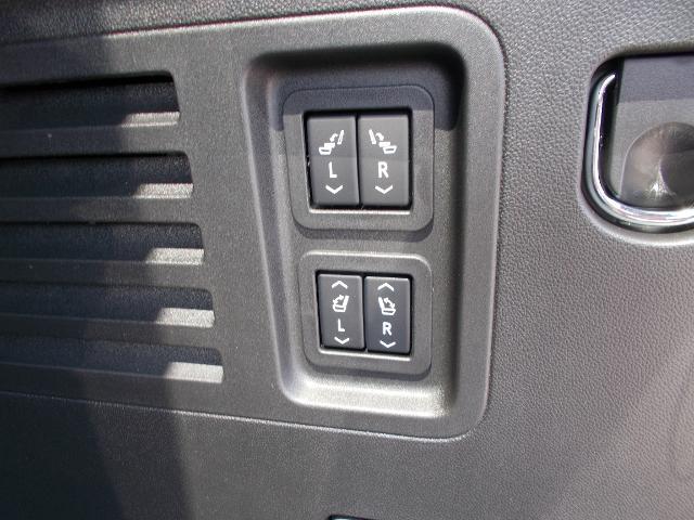 2025 Buick Enclave Vehicle Photo in LOWELL, MA 01852-4336