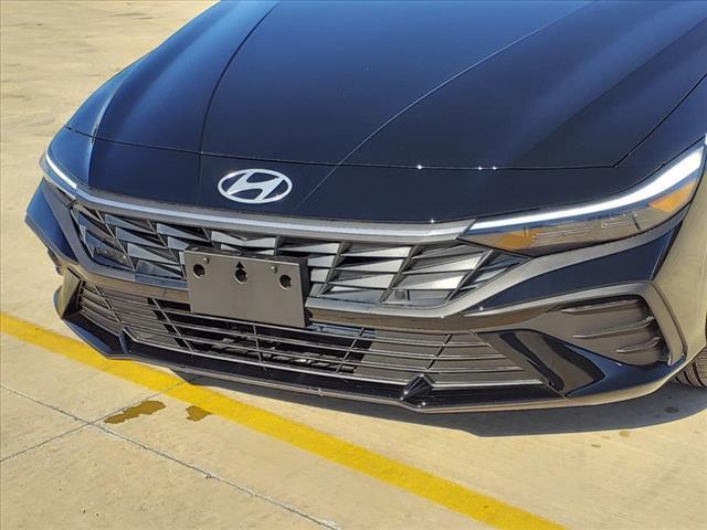 2025 Hyundai ELANTRA Vehicle Photo in Peoria, IL 61615