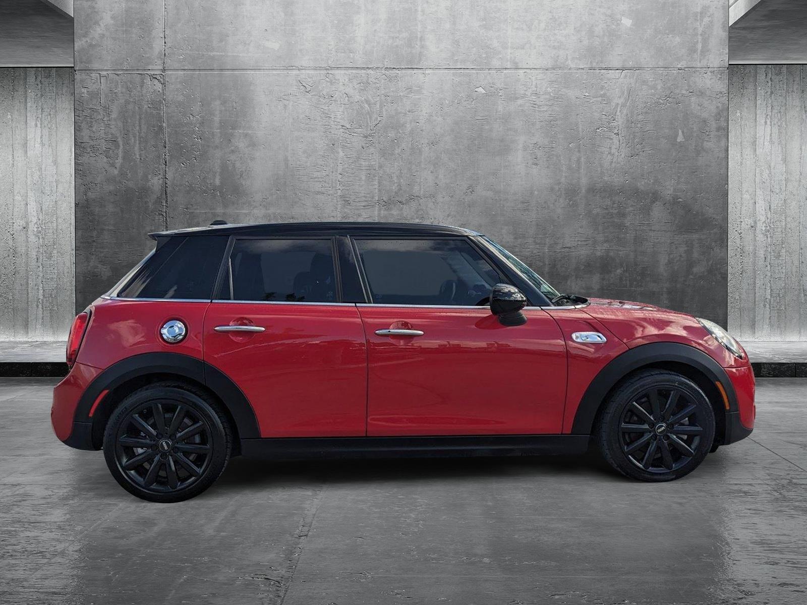 2019 MINI Hardtop 4 Door Vehicle Photo in MIAMI, FL 33172-3015