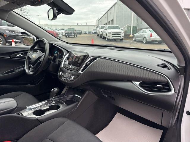 2016 Chevrolet Malibu Vehicle Photo in MEDINA, OH 44256-9631