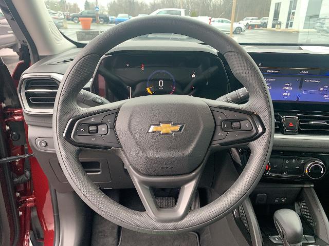 2025 Chevrolet Trailblazer Vehicle Photo in MOON TOWNSHIP, PA 15108-2571