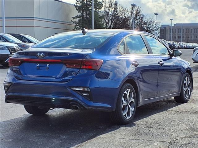 Used 2021 Kia Forte LXS with VIN 3KPF24AD8ME413276 for sale in Springfield, IL