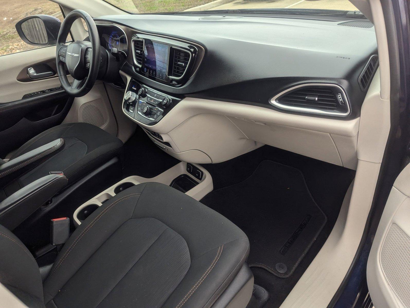 2017 Chrysler Pacifica Vehicle Photo in CORPUS CHRISTI, TX 78412-4902