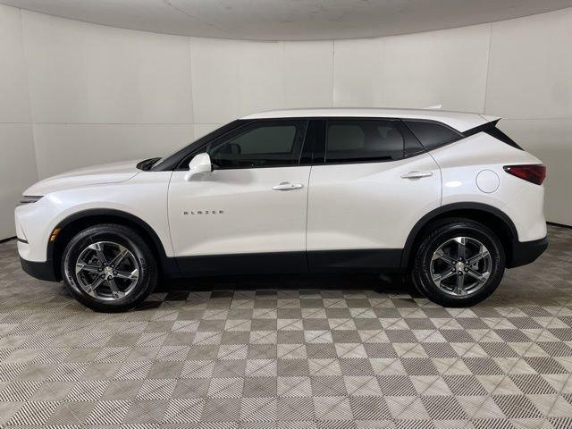 2025 Chevrolet Blazer Vehicle Photo in PHOENIX, AZ 85014-3381