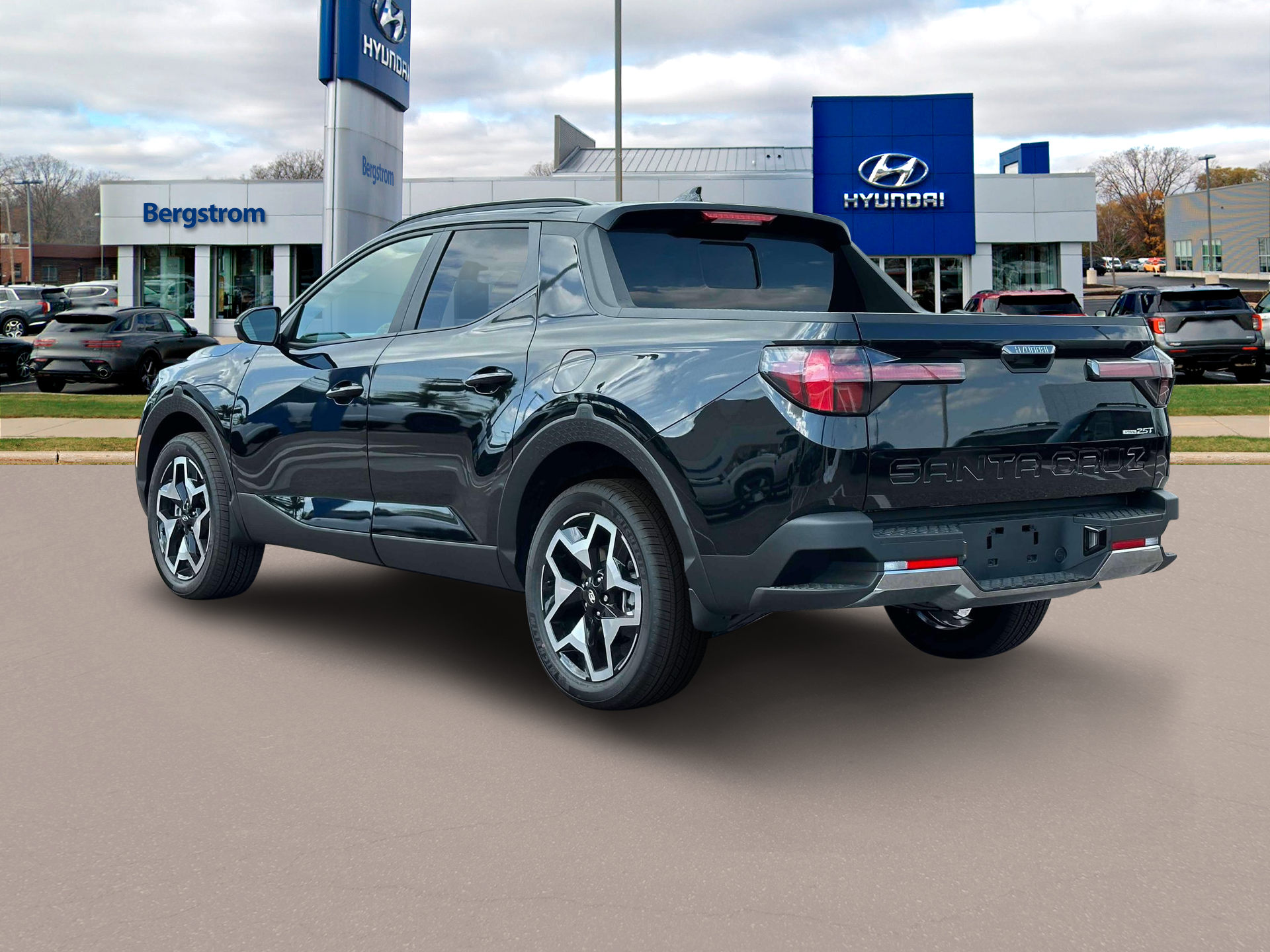 2024 Hyundai SANTA CRUZ Vehicle Photo in Green Bay, WI 54304