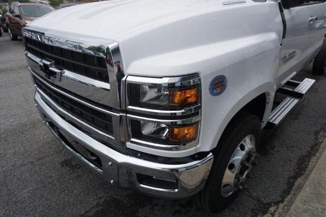 2024 Chevrolet Silverado Chassis Cab Vehicle Photo in FAIRMONT, WV 26554-2318