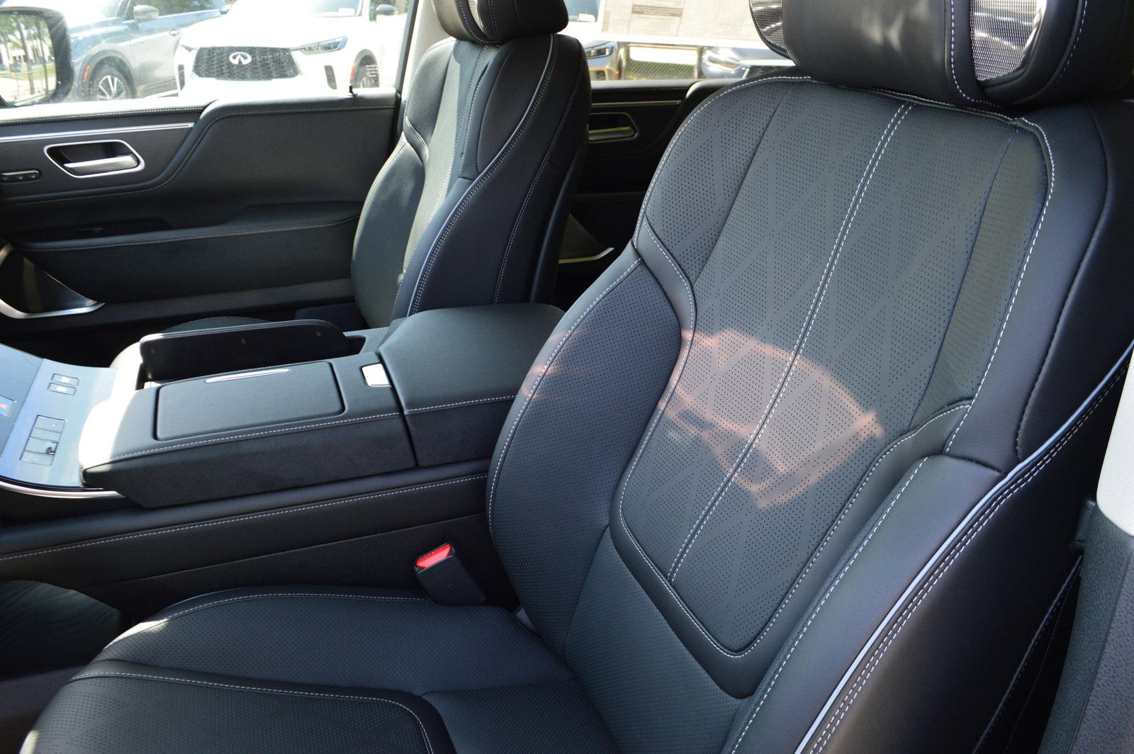 2025 INFINITI QX80 Vehicle Photo in Houston, TX 77090