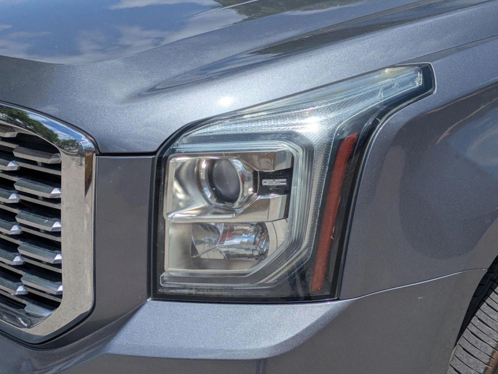 2019 GMC Yukon XL Vehicle Photo in GREENACRES, FL 33463-3207