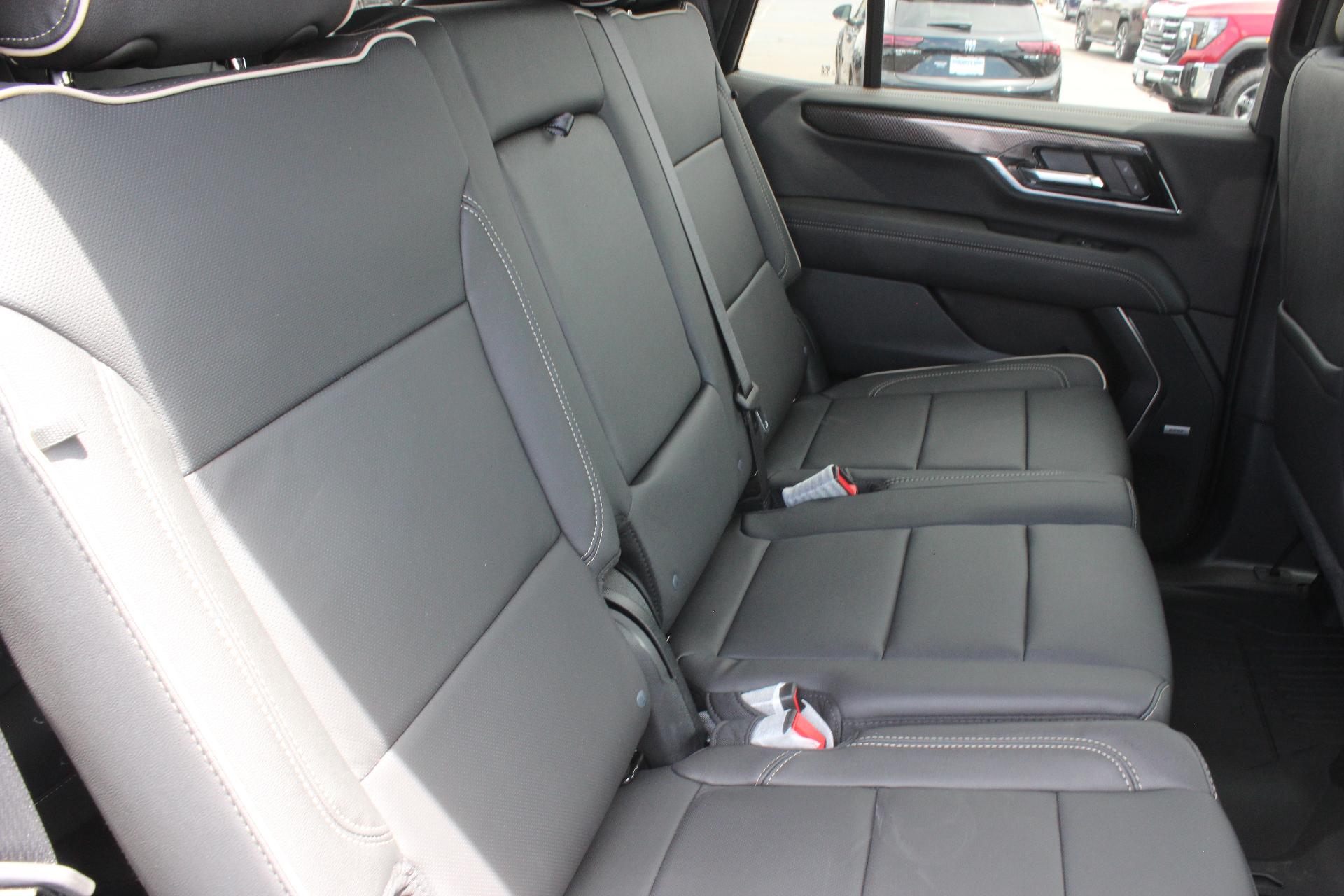 2025 GMC Yukon Vehicle Photo in AURORA, CO 80012-4011