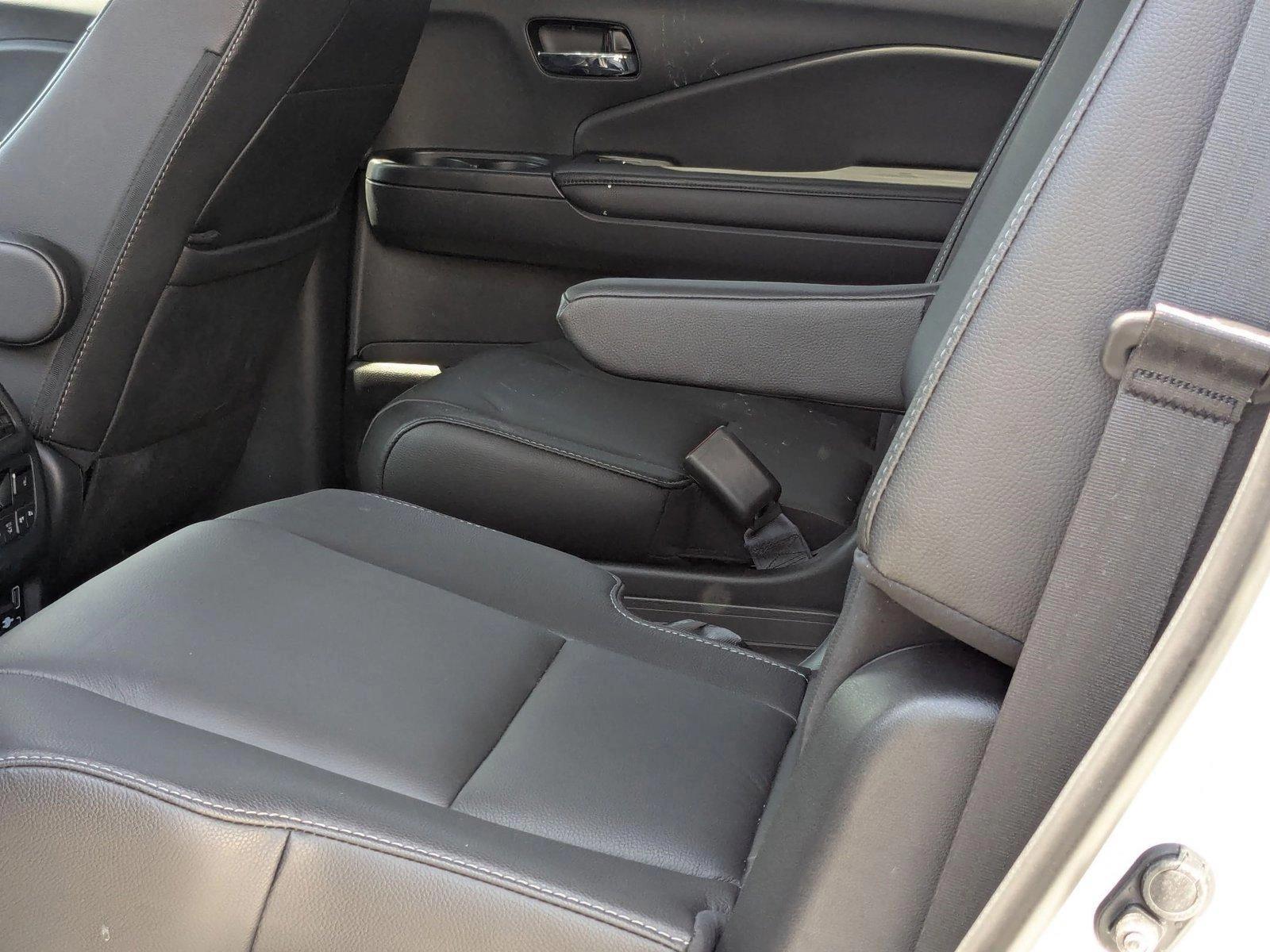 2022 Honda Pilot Vehicle Photo in Miami, FL 33015