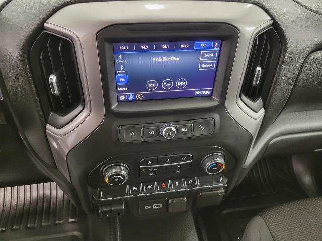 2021 Chevrolet Silverado 1500 Vehicle Photo in GREEN BAY, WI 54303-3330