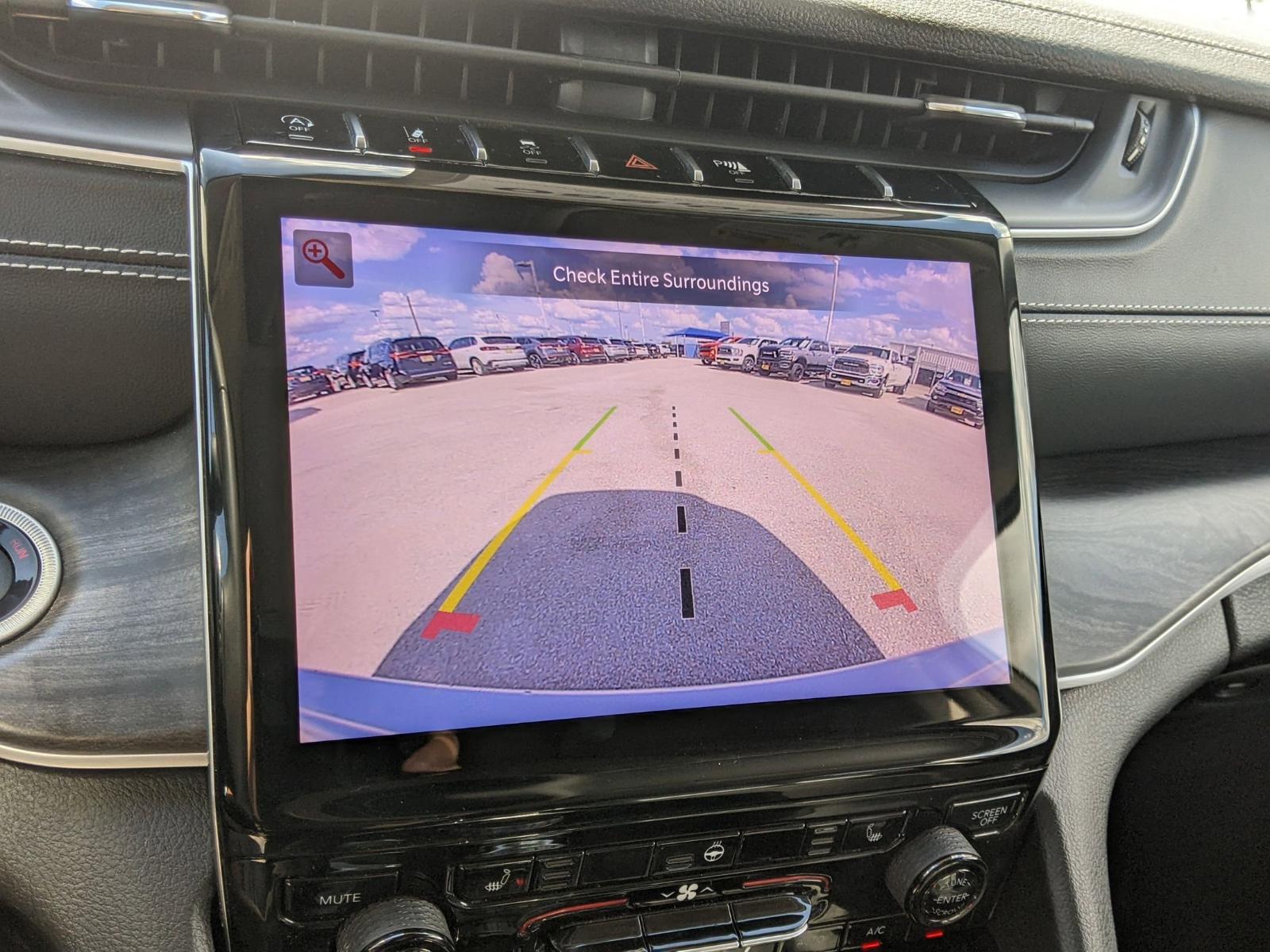 2023 Jeep Grand Cherokee Vehicle Photo in Seguin, TX 78155