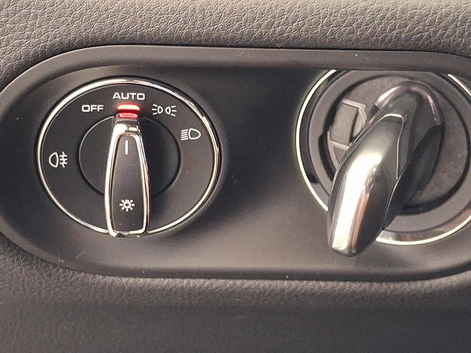 2020 Porsche Macan Vehicle Photo in Lancaster, PA 17601