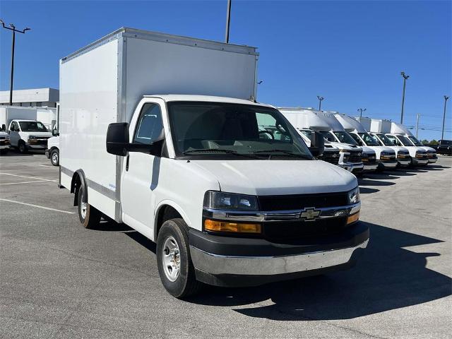 2023 Chevrolet Express Cutaway 3500 Vehicle Photo in ALCOA, TN 37701-3235