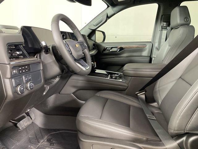 2025 Chevrolet Suburban Vehicle Photo in PHOENIX, AZ 85014-3381