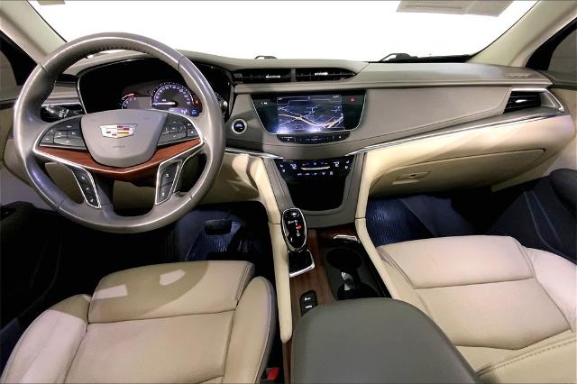 2017 Cadillac XT5 Vehicle Photo in Lees Summit, MO 64086