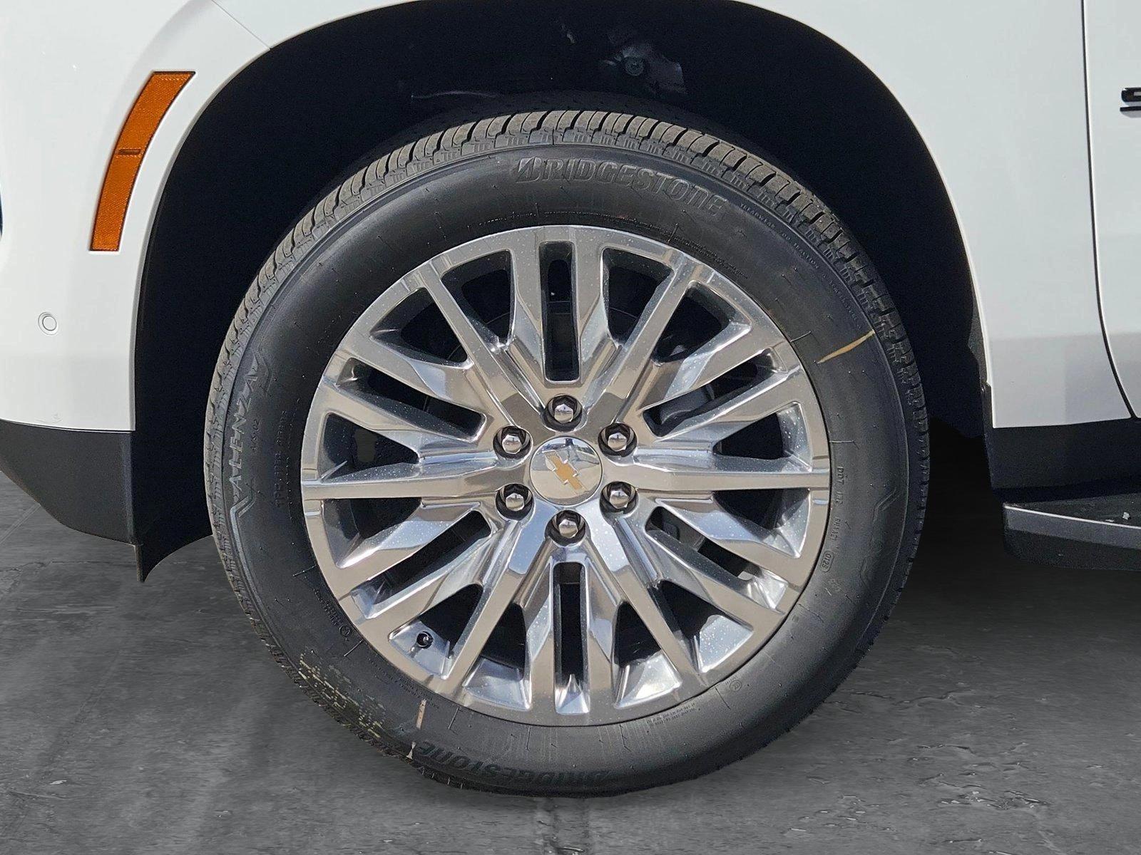 2025 Chevrolet Suburban Vehicle Photo in GILBERT, AZ 85297-0446