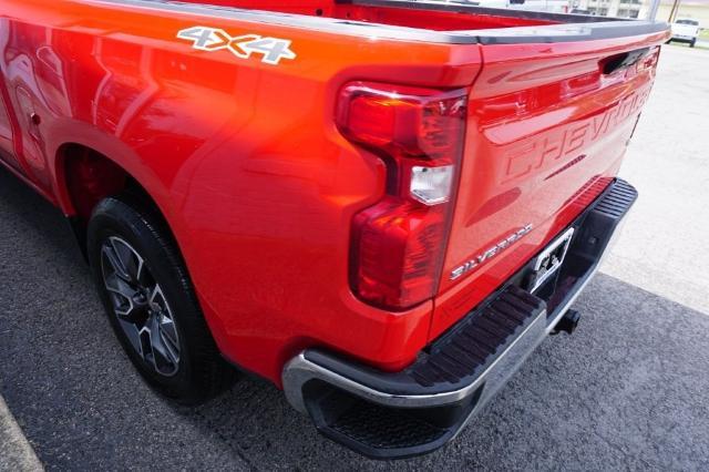 2022 Chevrolet Silverado 1500 Vehicle Photo in FAIRMONT, WV 26554-2318