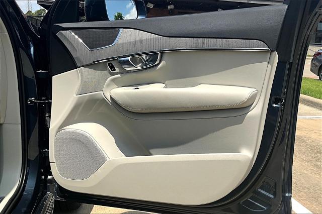2025 Volvo XC90 Vehicle Photo in Houston, TX 77007