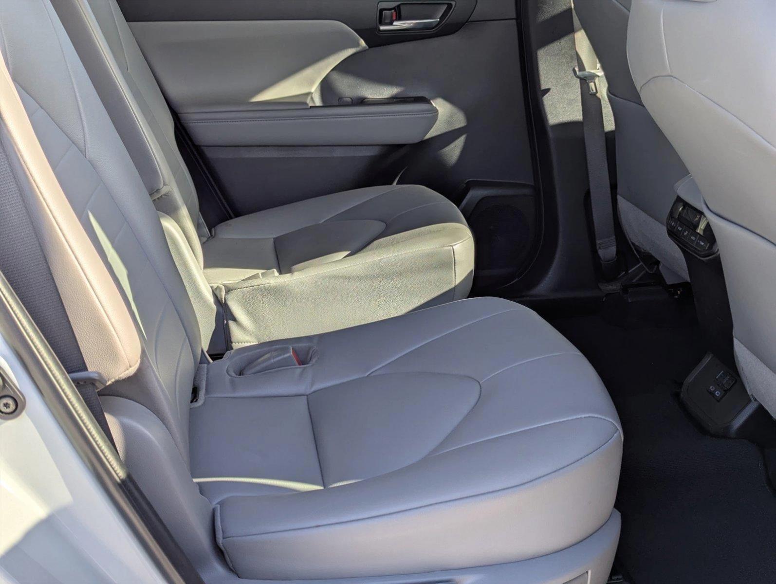 2022 Toyota Highlander Vehicle Photo in Ft. Myers, FL 33907