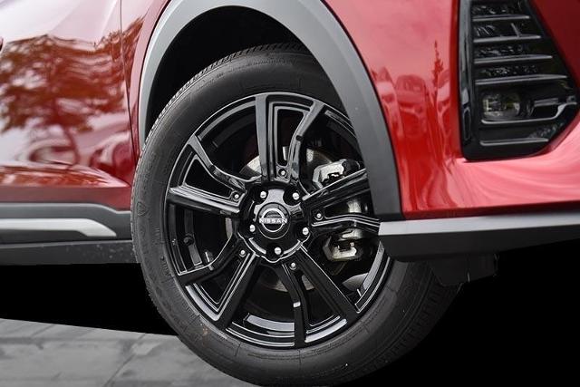 2024 Nissan Kicks Vehicle Photo in Ballwin, MO 63011