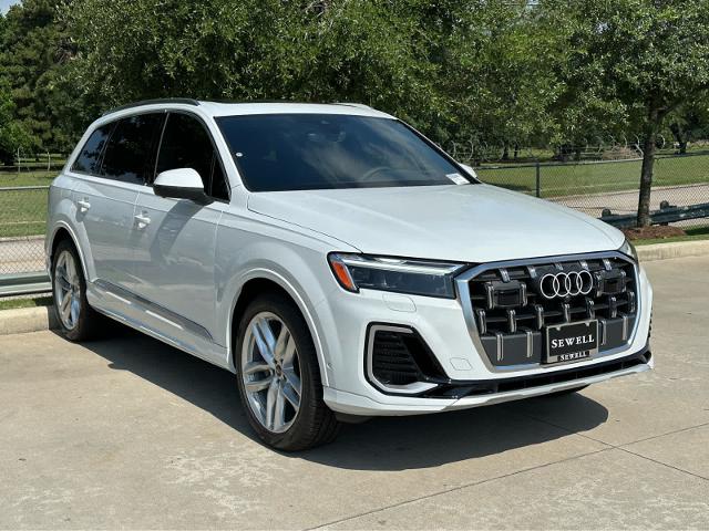 2025 Audi Q7 Vehicle Photo in HOUSTON, TX 77090