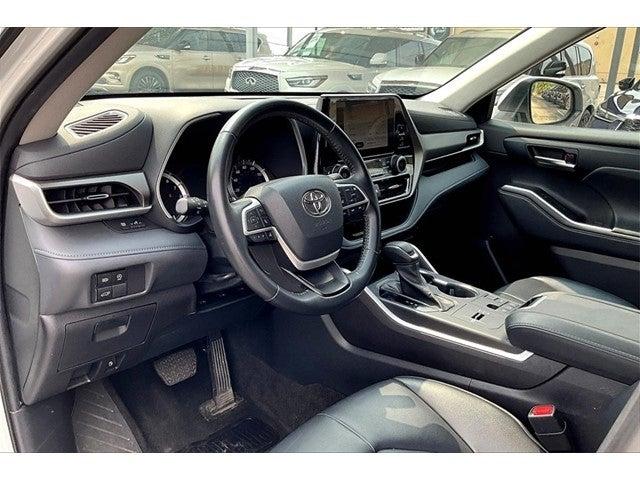2023 Toyota Highlander Vehicle Photo in San Antonio, TX 78230
