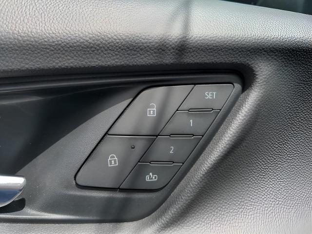 2025 Chevrolet Equinox Vehicle Photo in Green Bay, WI 54304