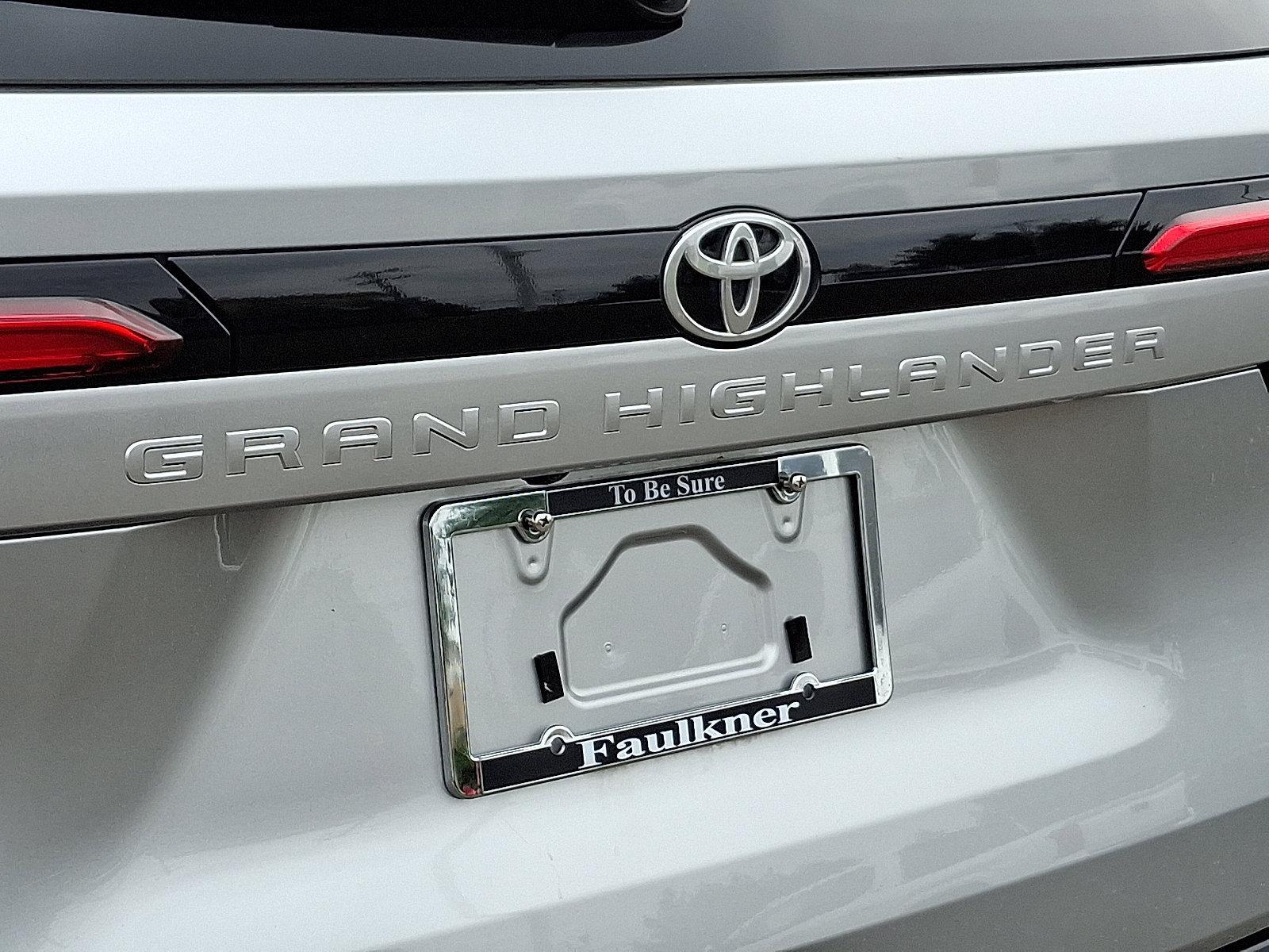 2024 Toyota Grand Highlander Vehicle Photo in Trevose, PA 19053