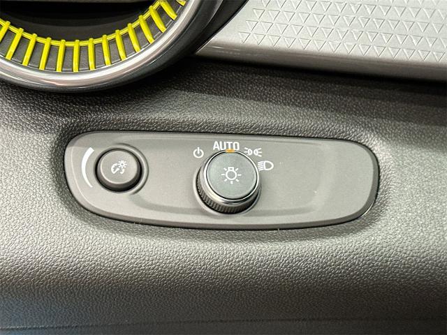 2025 Chevrolet Trax Vehicle Photo in EVERETT, WA 98203-5662