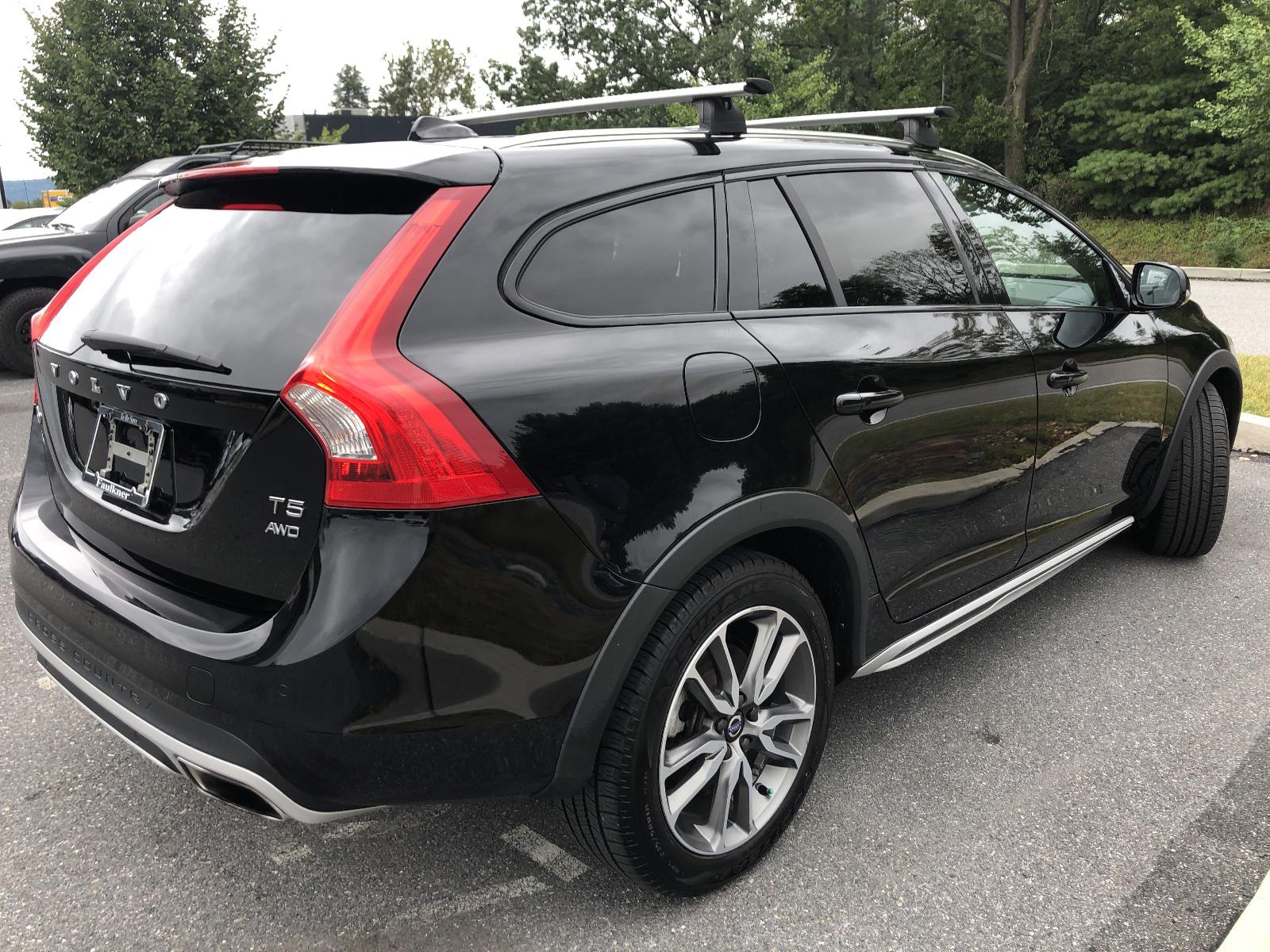 2017 Volvo V60 Cross Country Vehicle Photo in Mechanicsburg, PA 17050