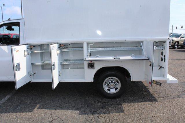 2024 Chevrolet Express Cutaway 3500 Vehicle Photo in SAINT CLAIRSVILLE, OH 43950-8512