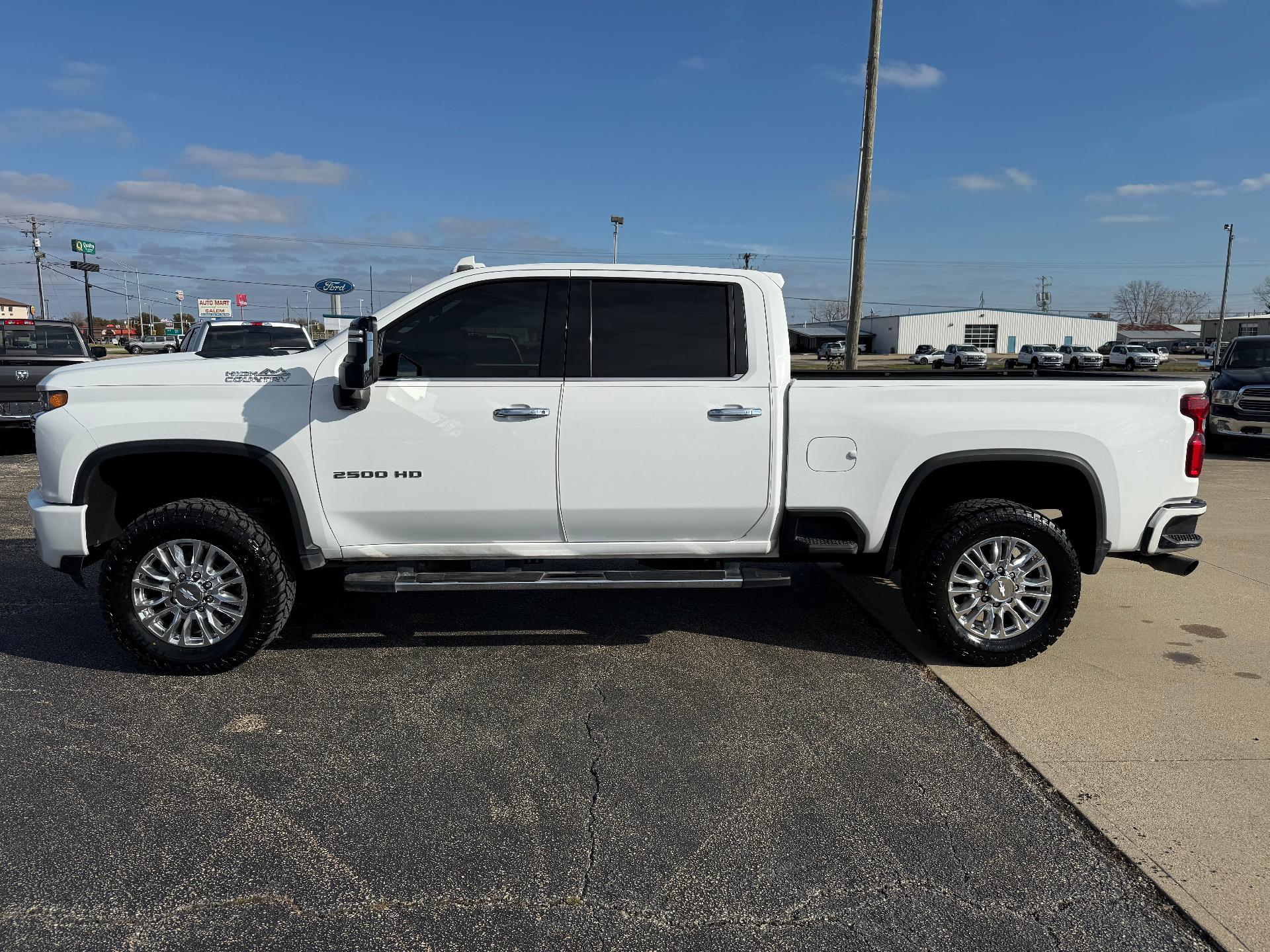 Used 2020 Chevrolet Silverado 2500HD High Country with VIN 1GC4YRE79LF153661 for sale in Salem, IL