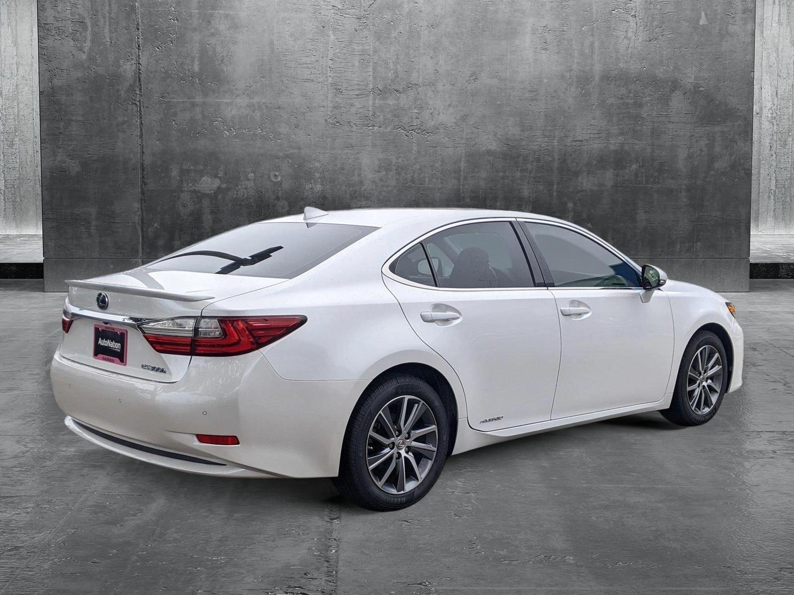 2017 Lexus ES Vehicle Photo in PEMBROKE PINES, FL 33024-6534