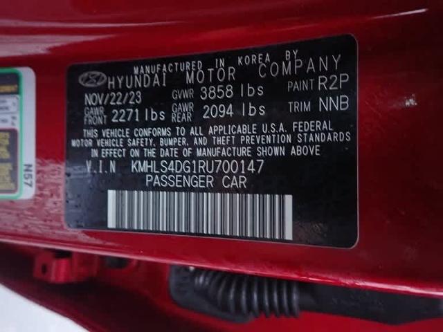 2024 Hyundai ELANTRA Vehicle Photo in ZELIENOPLE, PA 16063-2910