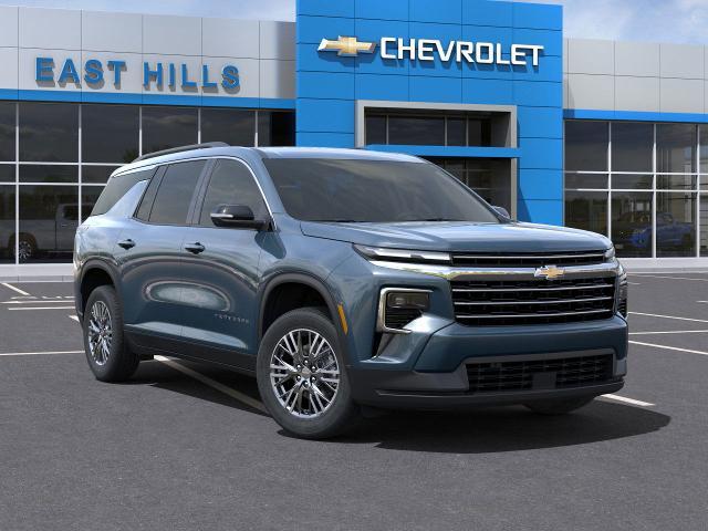 2025 Chevrolet Traverse Vehicle Photo in Roslyn, NY 11576
