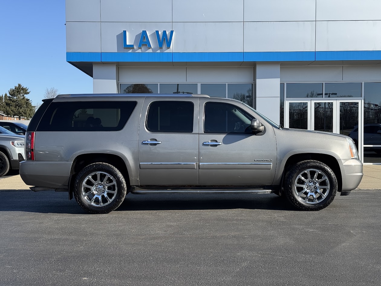 2012 GMC Yukon XL Vehicle Photo in BOONVILLE, IN 47601-9633