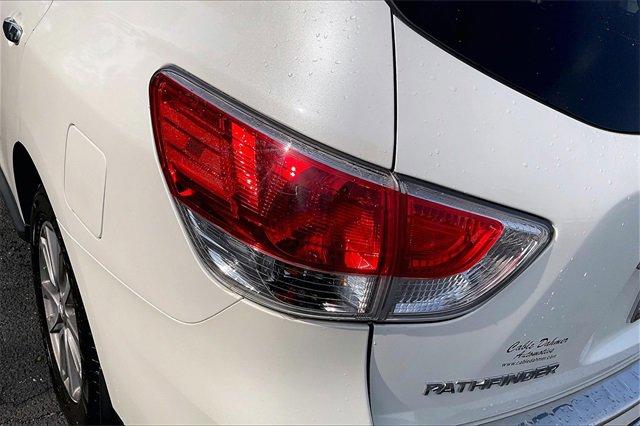 2015 Nissan Pathfinder Vehicle Photo in INDEPENDENCE, MO 64055-1314