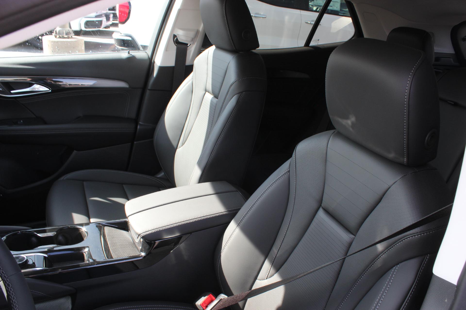 2025 Buick Envision Vehicle Photo in AURORA, CO 80012-4011