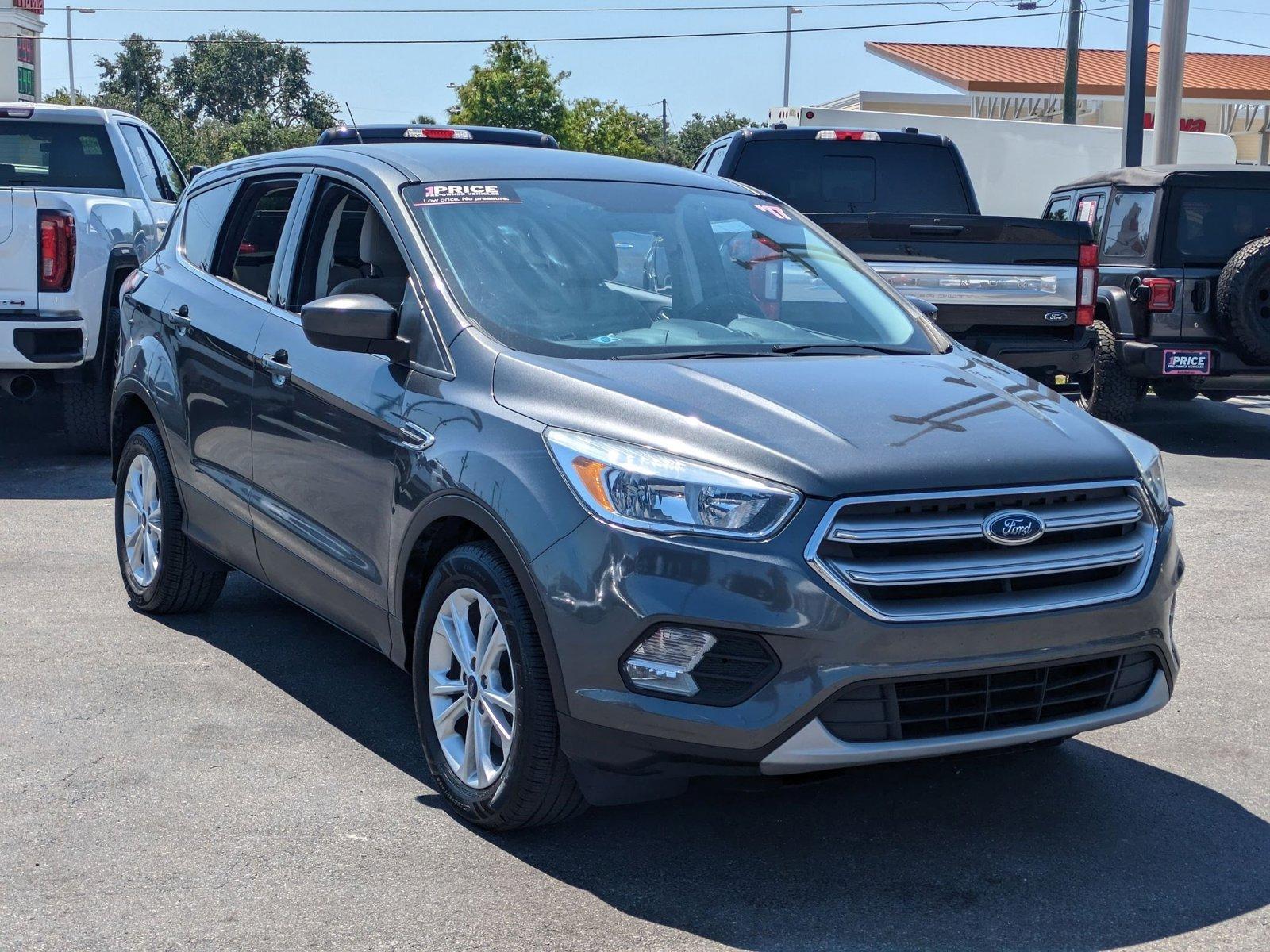 2017 Ford Escape Vehicle Photo in Bradenton, FL 34207