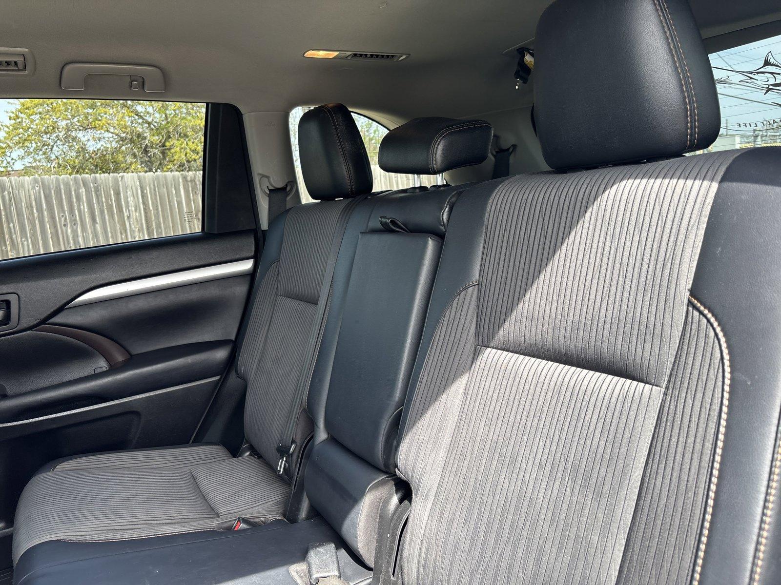 2017 Toyota Highlander Vehicle Photo in Corpus Christi, TX 78415