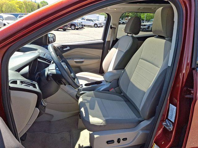 2014 Ford Escape Vehicle Photo in DANBURY, CT 06810-5034