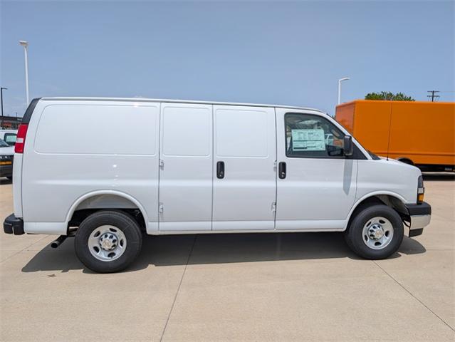 2025 Chevrolet Silverado 3500 HD CC Vehicle Photo in ENGLEWOOD, CO 80113-6708