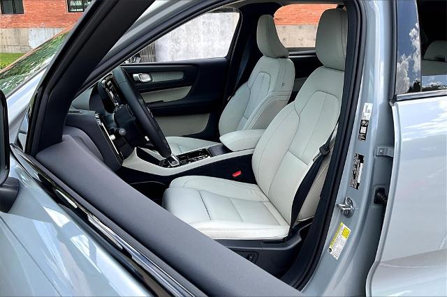 2026 Volvo XC40 Vehicle Photo in Houston, TX 77007