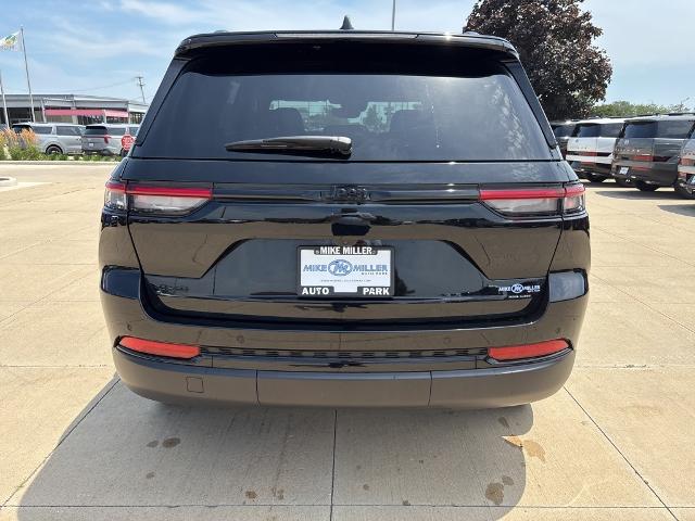 2024 Jeep Grand Cherokee Vehicle Photo in Peoria, IL 61615
