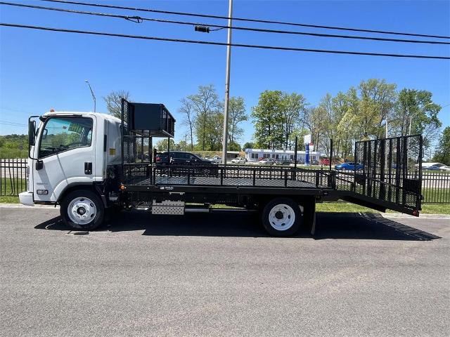 2024 Chevrolet Low Cab Forward 4500 Vehicle Photo in ALCOA, TN 37701-3235