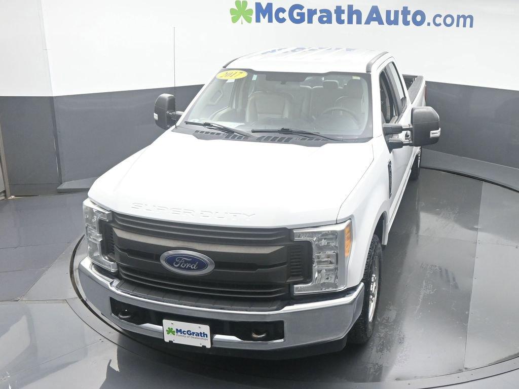 2017 Ford Super Duty F-250 SRW Vehicle Photo in Cedar Rapids, IA 52402